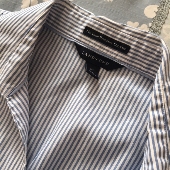 Lands’ End Short Sleeve Button Down - Picture 2 of 3